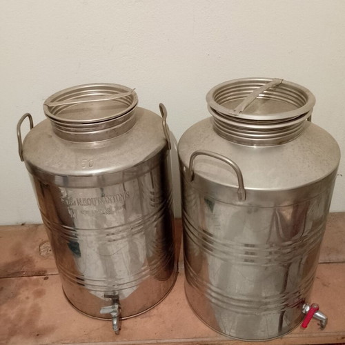 Aluminum Wine Storage Containers like new, pack of 2, 50 kg each