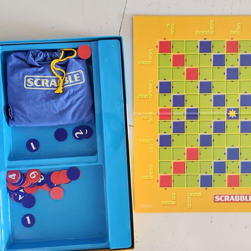 Junior Scrabble Mattel board game used, vintage