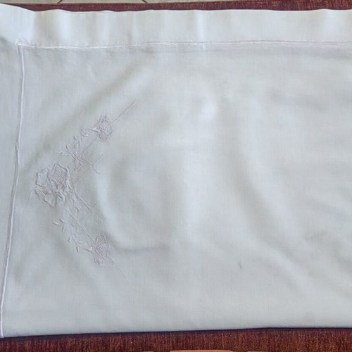 White embroidered bed sheet 1.70m x 2.30m