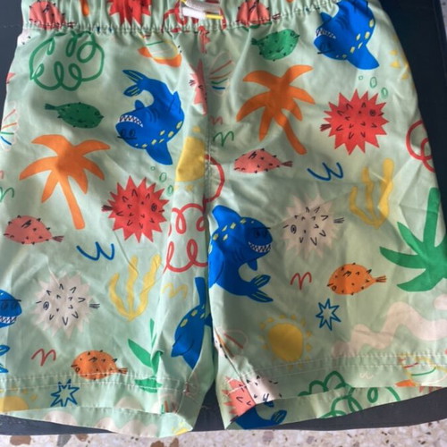 Old Navy children's swimsuit like new, size 5 years