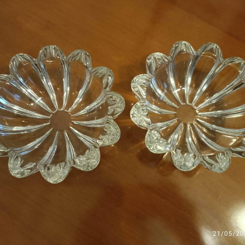 Set of 2 glass bowls like new