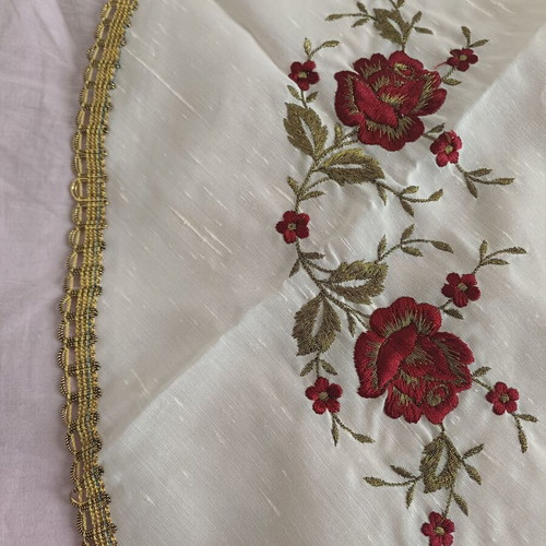 Round tablecloth with embroidery