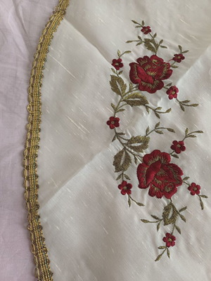 Round tablecloth with embroidery