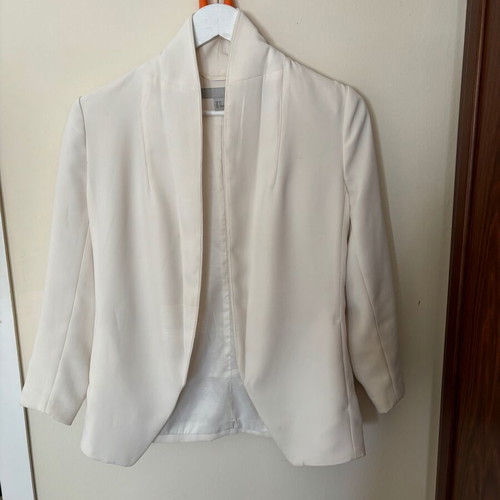 H&M white blazer used, size 34 fits size 36