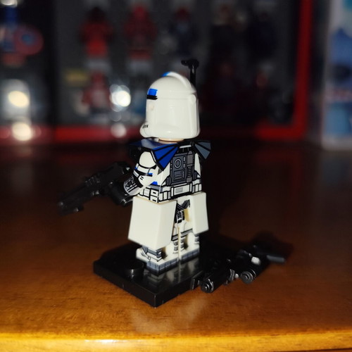 Kix Star Wars Lego minifigure with accessories