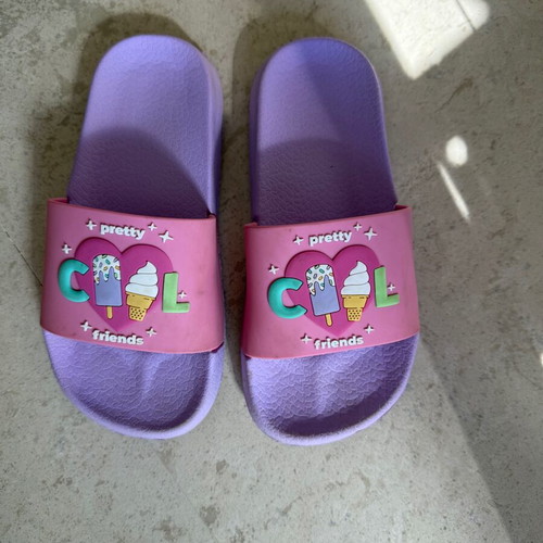 Children's slippers size 32 like new, pink