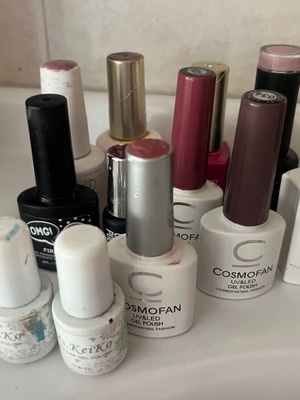 Semipermanent nail polish set, 29 pieces
