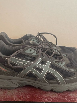 Asics Gel-Venture 6 running sneakers like new, size 42.5, black grey