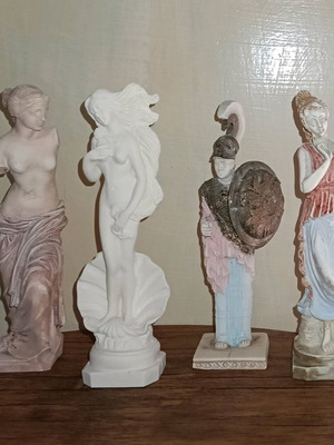 Four alabaster statuettes like new, set
