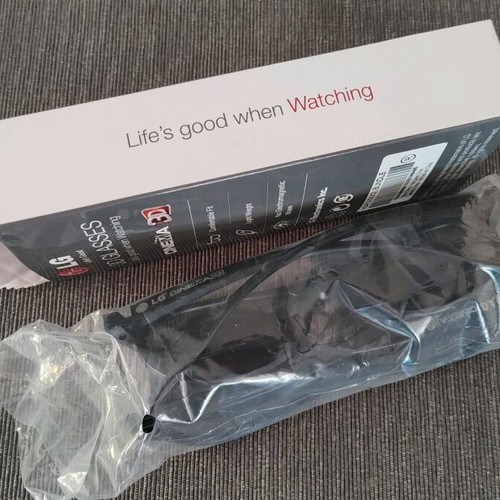 3D Cinema Glasses like new, pack of two pairs