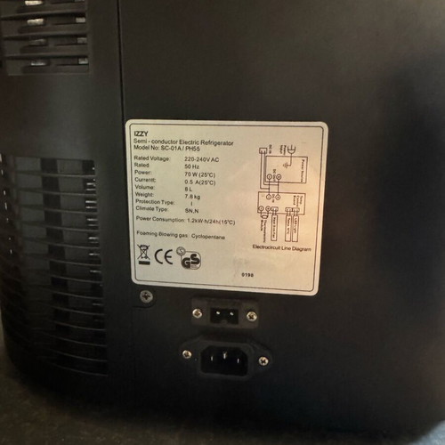 Beer cooler 5 liters like new with cables