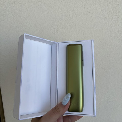 IQOS Iluma I green e-cigarette