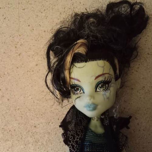 Monster High Frankie Stein doll used in very good condition