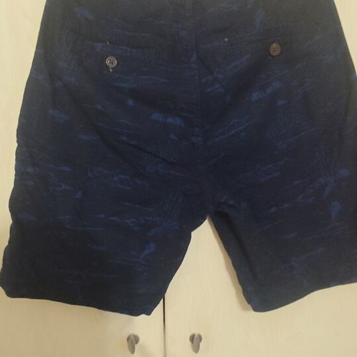 Pull & Bear men's chino shorts size M like new, navy with tropical print