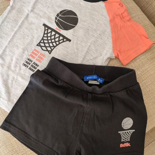 Body talk set for 12-month-old boy, lightly used short sleeve shirt and shorts