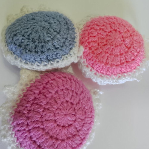 Knitted ornaments new, diameter 12-11-10 cm
