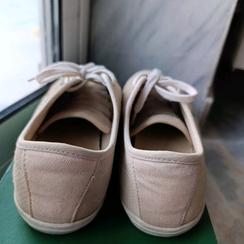 La coste beige suede sneakers size 39 in very good condition