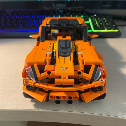 Lego Technic 42093 Chevrolet Corvette ZR1 like new