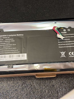 Medion Akoya laptop battery new, model L18M3PF7, 45Wh, 11.55V
