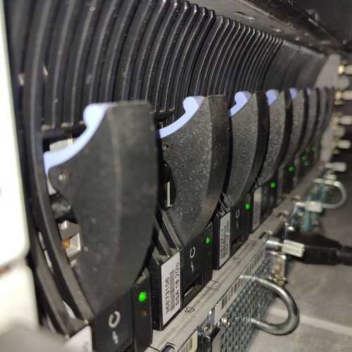 IBM 7133 D40 Storage Enclosure with 16 x IBM SSA 18.2GB and SSA Controller used