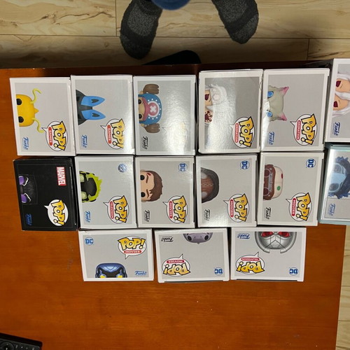 Funko Pop collection like new with DC, Pokemon, Marvel and Demon Slayer