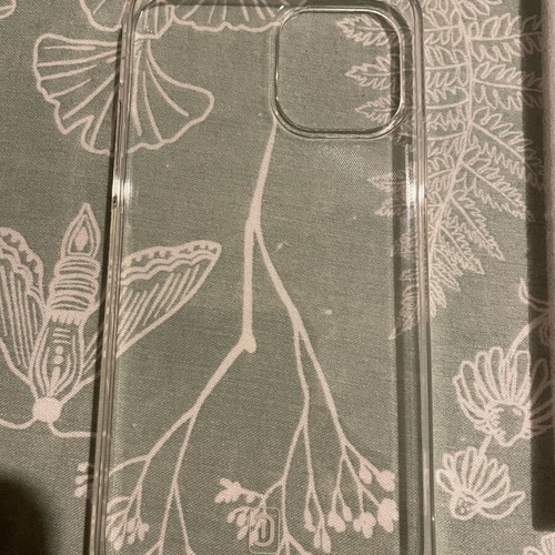 iPhone 12/12pro case like new