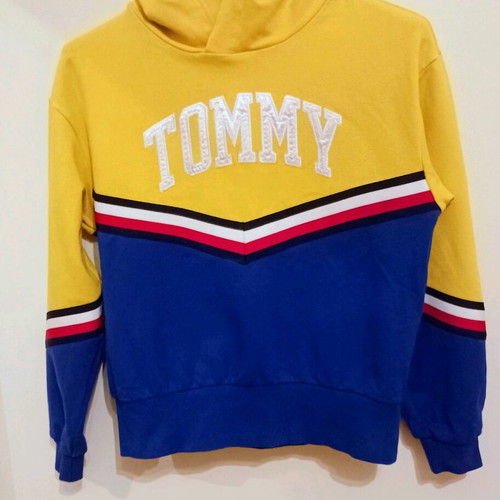 Tommy Hilfiger Original kids hoodie like new, age 11-12, multicolor