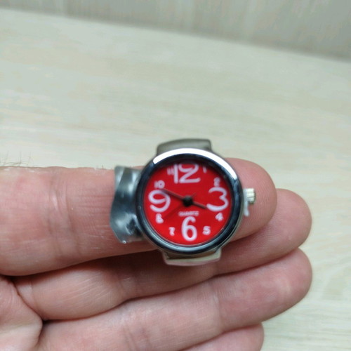 Y2K ring watch new with red dial and elastic bracelet