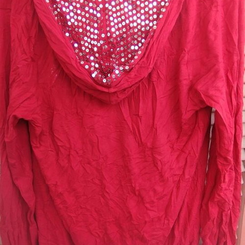Vintage red hoodie like new with deep neckline and pleats, sizes M L