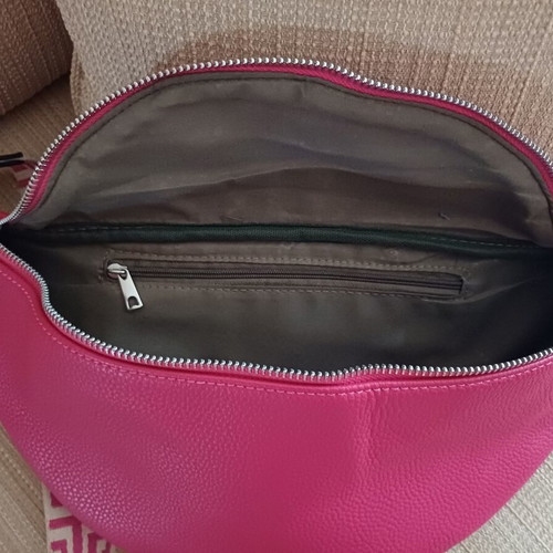 2R Bags Firenze Fanny Pack Belt Bag in Bright Fuchsia Like New