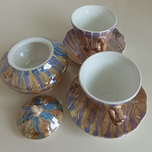Coffee cup set with saucers and sugar bowl like new