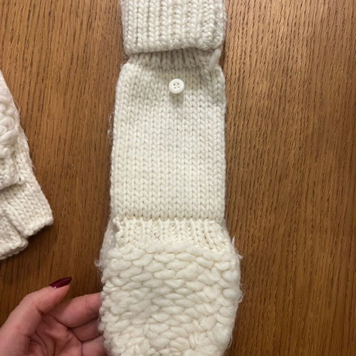 American Eagle gloves used, white and beige