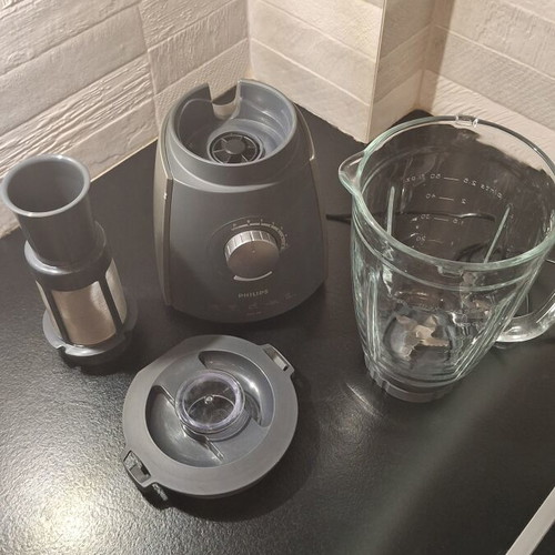 Philips HR2074 blender like new with 2L glass jar, 600W