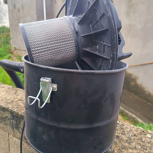 Fireplace ash vacuum like new