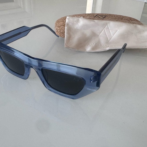 AV Sunglasses rectangular sunglasses new, transparent purple/blue