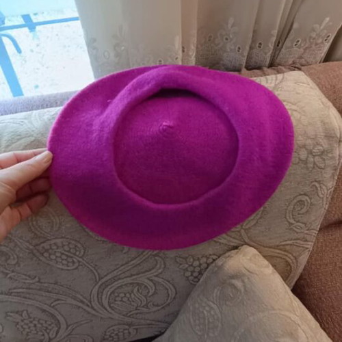 Women's pink beret like new