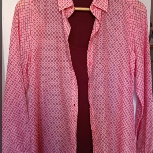 Benetton women's shirt like new, pink geometric pattern, size S