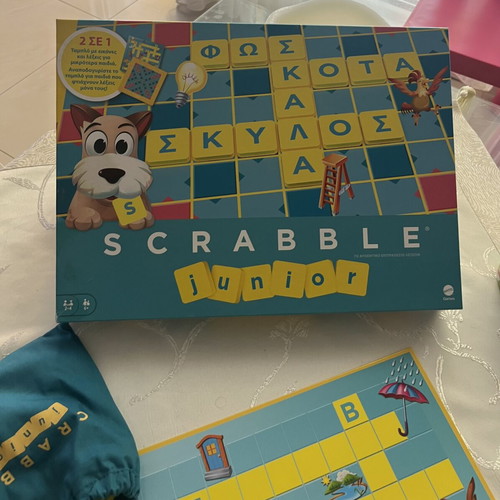 Scrabble Junior board game like new