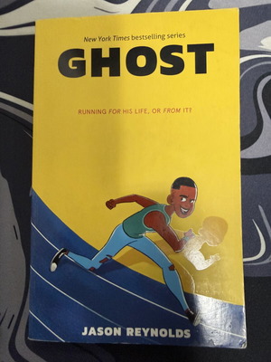 Ghost του Jason Reynolds σαν καινούργιο, στα Αγγλικά