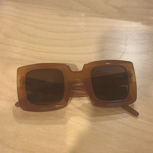 Chpo sunglasses brown like new, all time classic