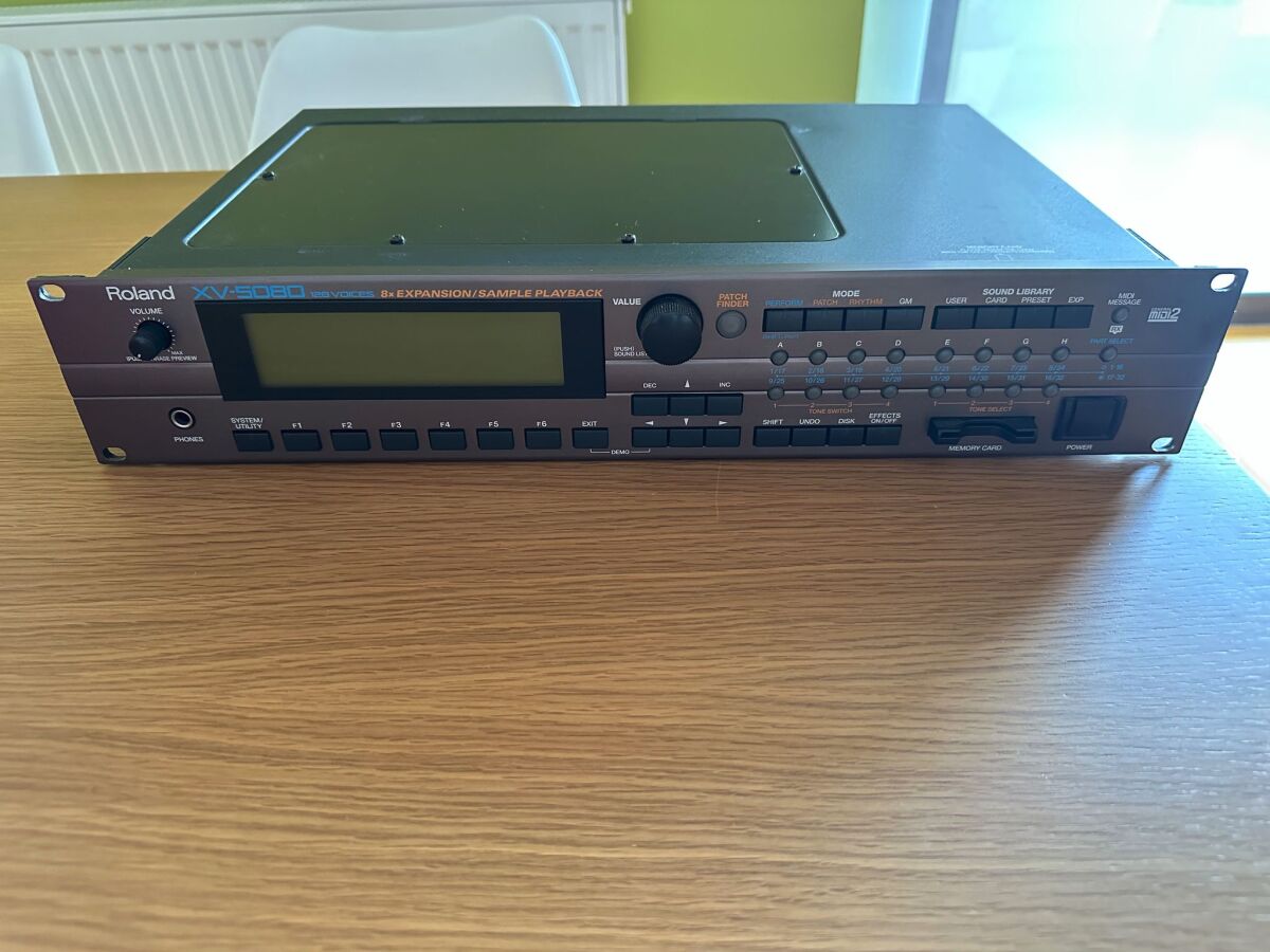 Roland XV-5080 synthesizer used in… - € 750,00 - Vendora.cy