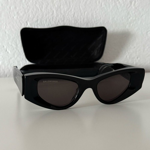Balenciaga unisex sunglasses new, black