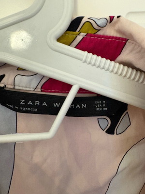 Σεμιζιε φόρεμα μίνι Zara medium σαν καινούργιο, πολύχρωμο