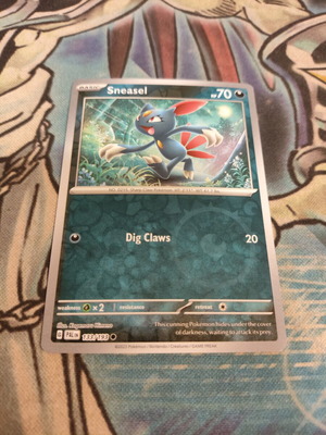 Sneasel 133/193 Reverse Holo Pokemon Card like new, Paldea Evolved
