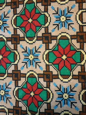 Handmade cross-stitch rug like new, dimensions 60 x 140