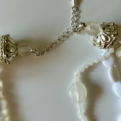 Set of 2 handmade necklaces like new in pink and white