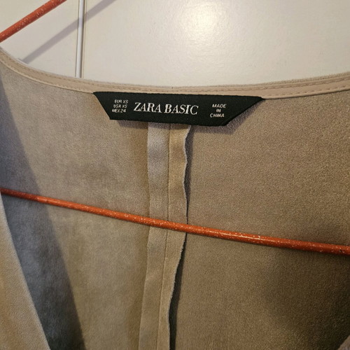 Φόρεμα Zara Basic μπεζ σαν καινούργιο με ντραπέ σχέδιο