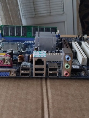 ASRock 775i65G motherboard with Intel Core2Duo E4500 CPU, fan and 2GB RAM like new