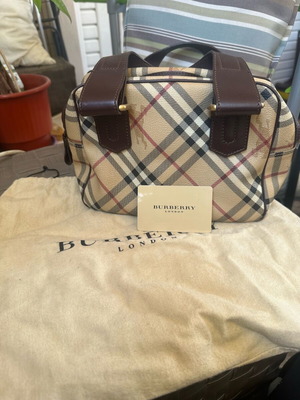 Burberry handbag like new multicolor leather with 2 compartments