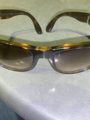 Ray Ban Wayfarer Folding Classic sunglasses, slightly used, brown